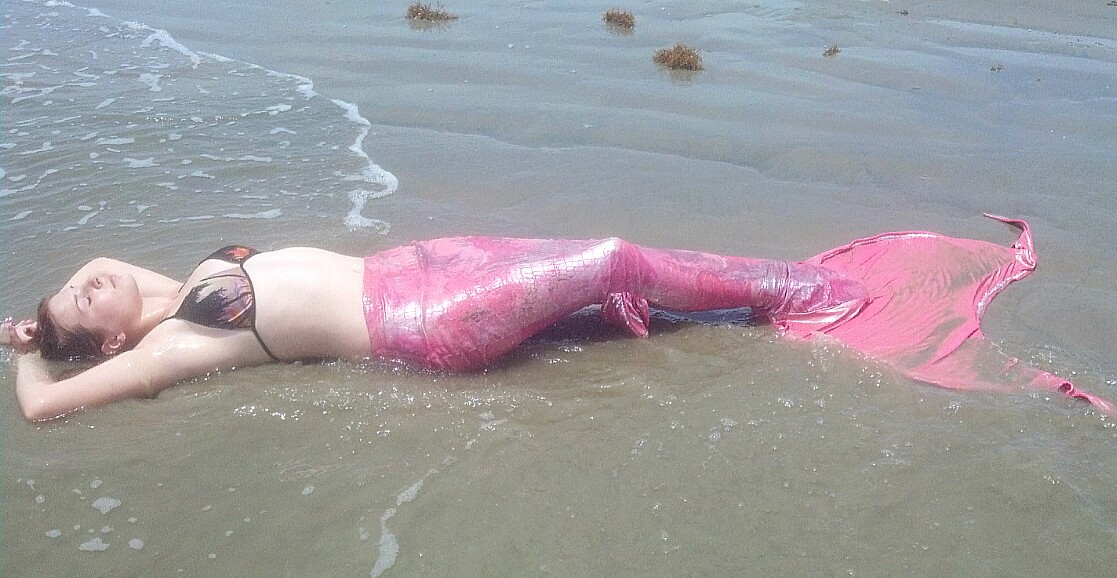 Name:  OnEastBeach4.jpg
Views: 1121
Size:  195.8 KB