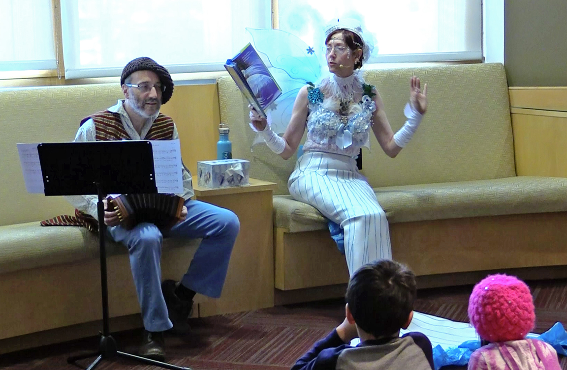 Name:  Reading Little Swan.jpg
Views: 714
Size:  534.3 KB
