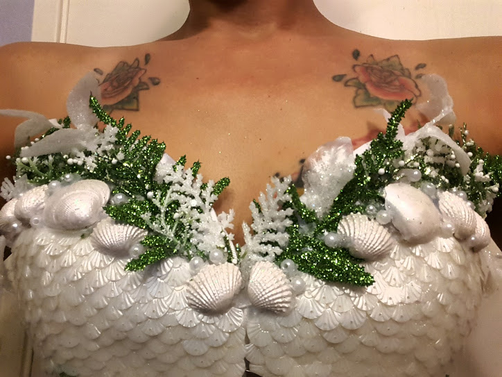 Name:  Xmas top.jpg
Views: 875
Size:  113.5 KB