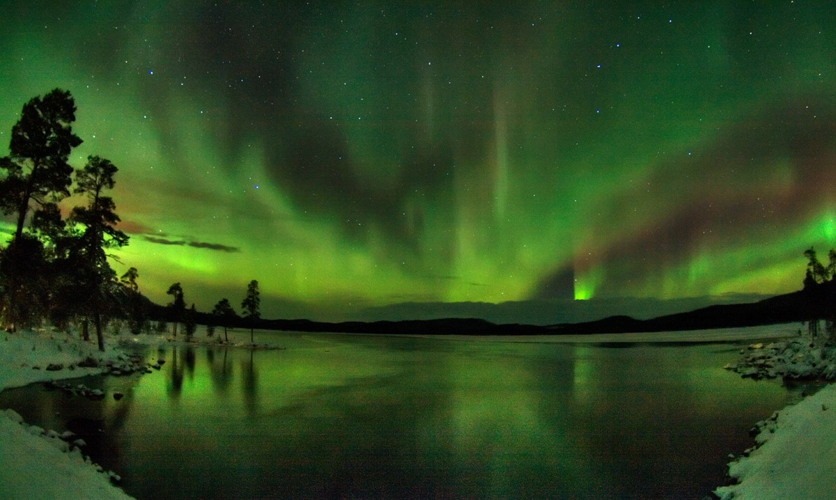 Name:  northern_lights_lake_inari.jpg
Views: 1245
Size:  210.2 KB